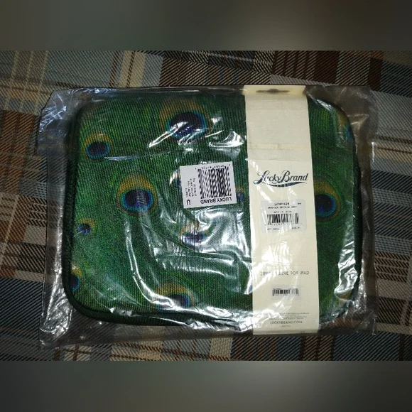 Lucky Brand Tablet Sleeve - Picture 4 of 8